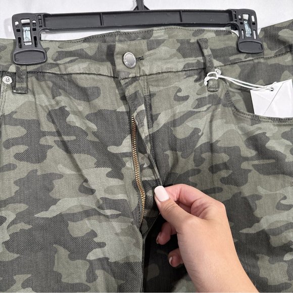 NEW‎ Good American [ Plus size 24 ] Good Waist Skinny Jeans in Camo Green - Picture 8 of 16